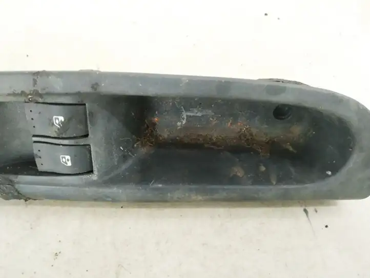 Renault Clio II (2001 - 2005) 8200084012 Кнопка стеклоподъемников — фото 2