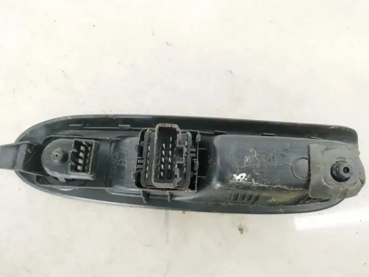 Renault Clio II (2001 - 2005) 8200084012 Кнопка стеклоподъемников — фото 3