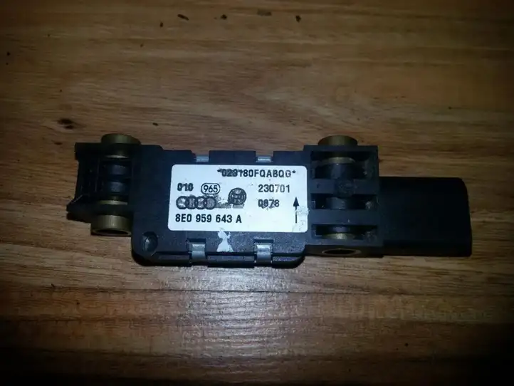 Audi A4 S4 B6 8E 8H (2000 - 2006) 8E0959643A Датчик удара SRS — фото 1