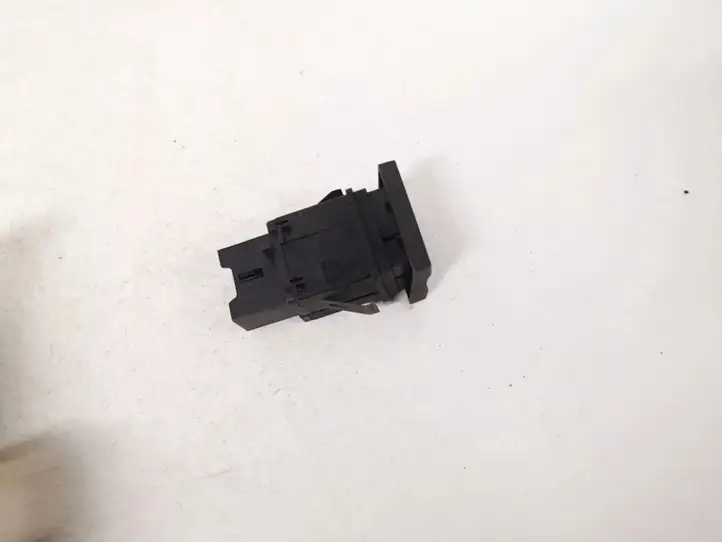 Skoda Fabia Mk1 (6Y) (1999 - 2007) 6Y0959621 Кнопка обогрева стекла — фото 3