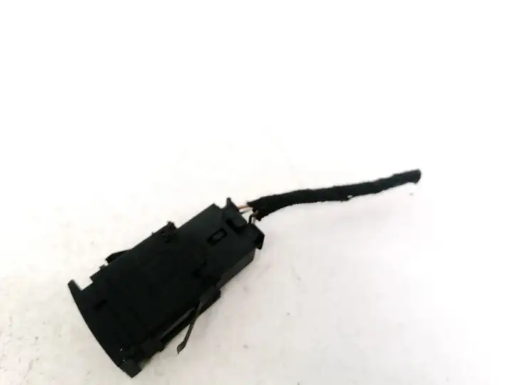 Volkswagen Polo (2001 - 2005) 6Q0953235A Включатель аварийных фонарей — фото 2