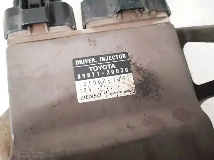 Toyota Avensis Verso (1995 - 2001) 8987120030 Блок управления форсунками — фото 2