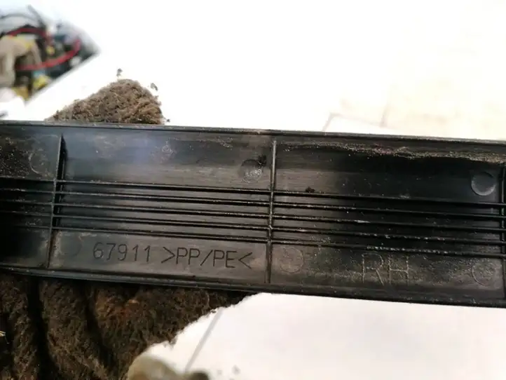 Toyota Corolla E120 E130 (2000 - 2004) 67911 Внутренняя отделка переднего порога — фото 3