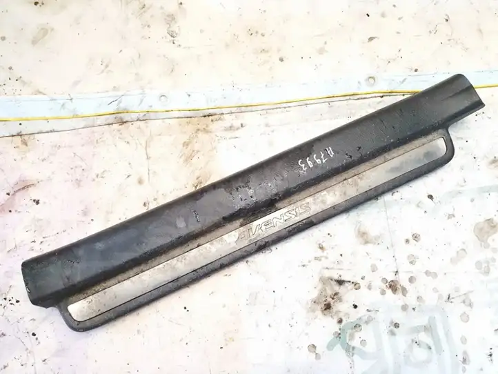 Toyota Avensis T250 (2003 - 2006) 6791405040 Внутренняя отделка переднего порога — фото 1