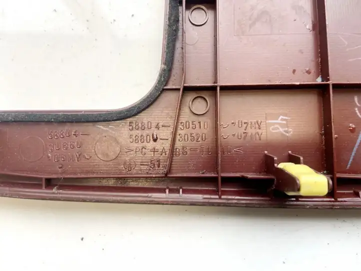 Lexus GS 300 350 430 450h (2007 - 2011)  5880430660 Другая деталь салона