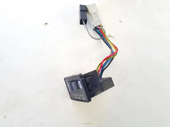 Seat Toledo II (1M) (1998 - 2006) 2250911 Другие включатели / ручки/ переключатели — фото 1