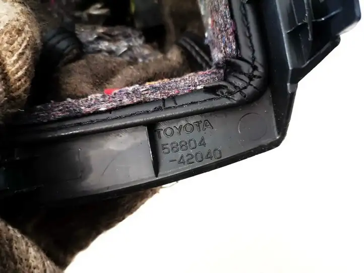 Toyota RAV 4 (XA30) (2006 - 2016) 5880442040 Прочие детали салона — фото 3