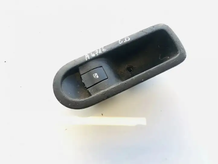 Renault Megane II (2002 - 2005) 156015540 Блок кнопок стеклоподъемников — фото 1
