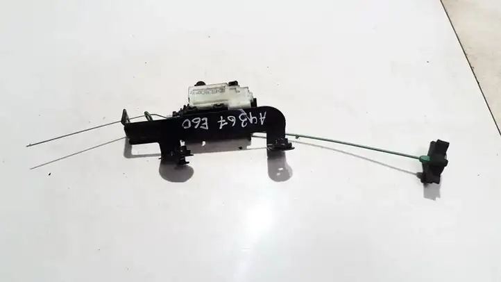 BMW 5 E60 E61 (2004 - 2010)  98587804 Двигатель центрально замка