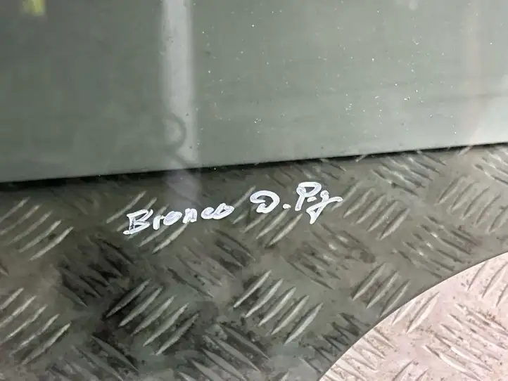 Ford Bronco (2020 - ) M1PBS25712BE Стекло задней двери — фото 6
