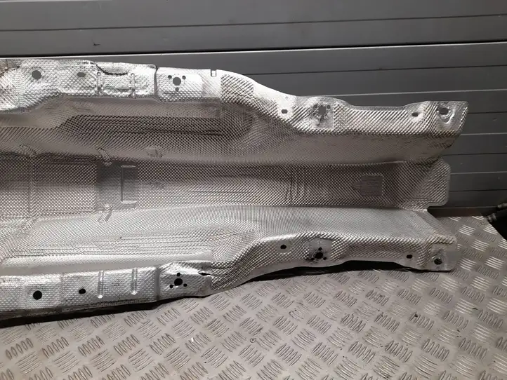 Audi Q3 F3 (2018 - ) 5QF825662C Теплоизоляция (теплозащита) — фото 4