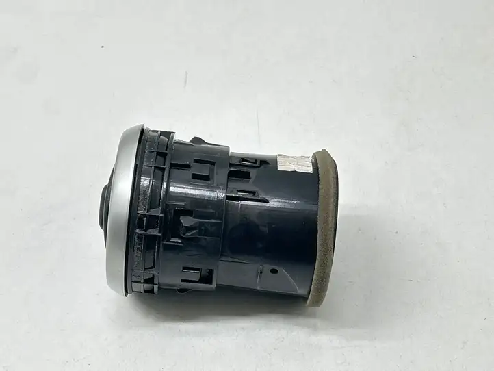 Nissan Qashqai (2010 - 2013) 68760jd10a Боковой воздушный дефлектор — фото 2