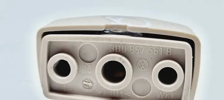 Volkswagen Golf IV (1998 - 2005) 3B0857561B Крепление солнцезащитного козырька — фото 4