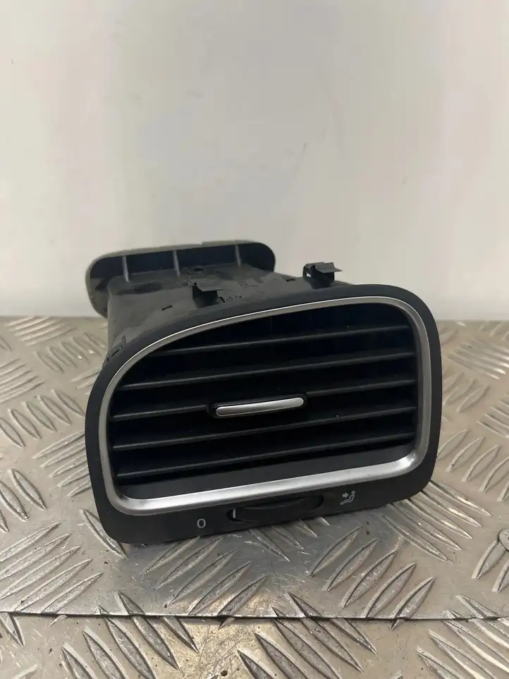 Volkswagen Golf VI (2009 - 2013) 5K0819709D Боковой воздушный дефлектор — фото 1