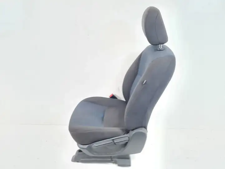 Toyota Verso (2012 - 2015) Комплект салона — фото 34