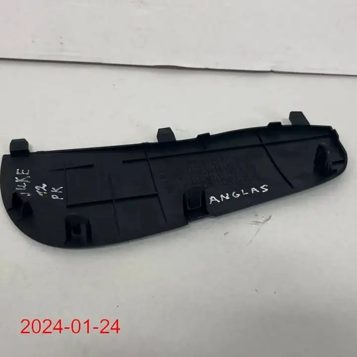 Nissan Juke I F15 (2010 - 2018) 68499-1KZ1A Прочие детали салона — фото 4