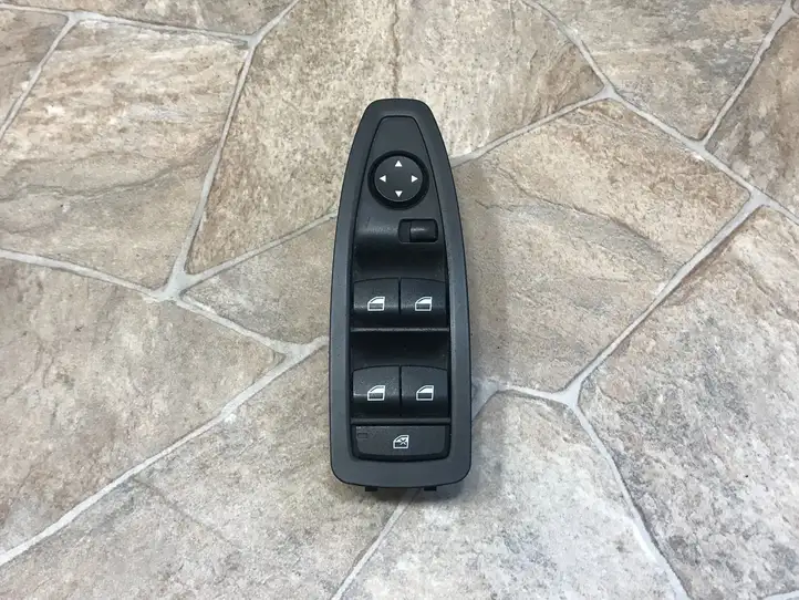 BMW 1 F20 F21 (2011 - 2019) 9208110 Блок кнопок стеклоподъемников — фото 1