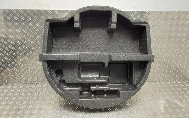 Toyota Yaris (2012 - 2014) 649930D010 Ящик для хранения в багажнике — фото 1