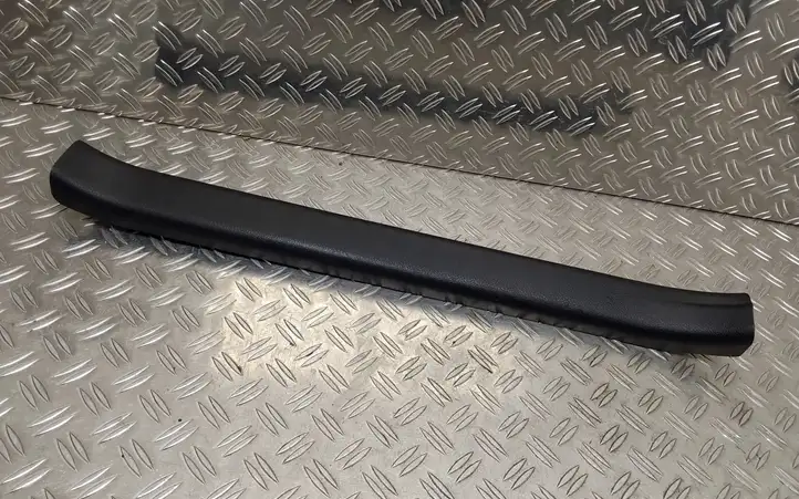 Toyota Yaris (2012 - 2014) 679140D100 Внутренняя отделка переднего порога — фото 2