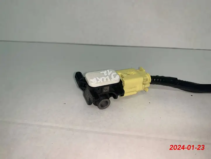 Nissan Juke I F15 (2010 - 2018) 988301EA0A Датчик удара SRS — фото 3