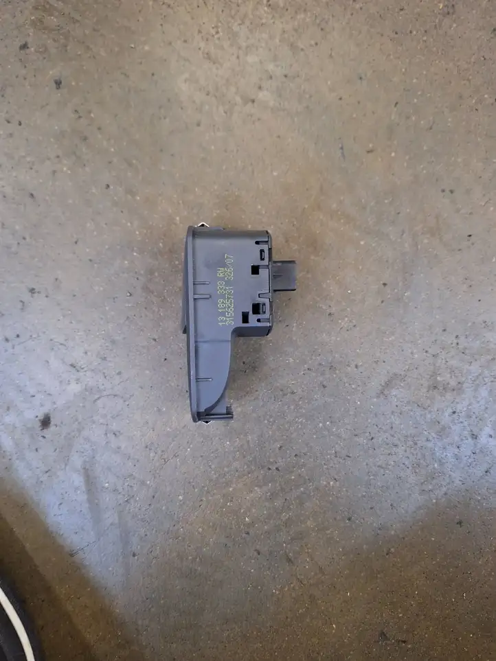 Opel Corsa D (2006 - 2010) 13189333 Кнопка стеклоподъемников — фото 2