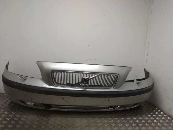 Volvo V70 Priekinis bamperis