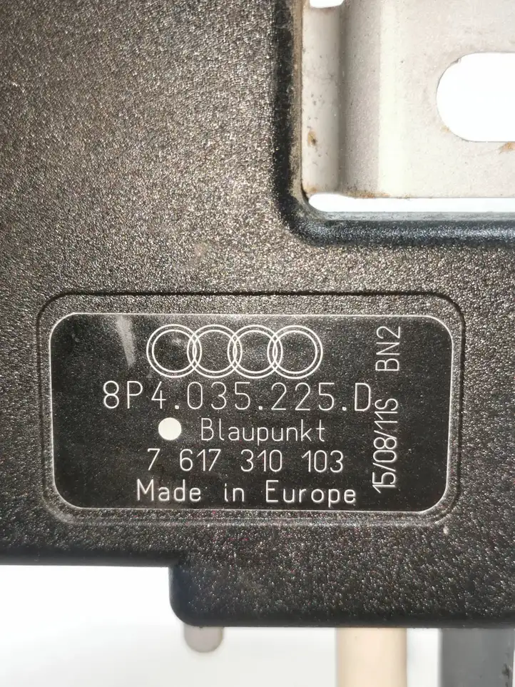 Audi A3/S3 8L (2000 - 2003) 8P4035225D Усилитель антенны — фото 5