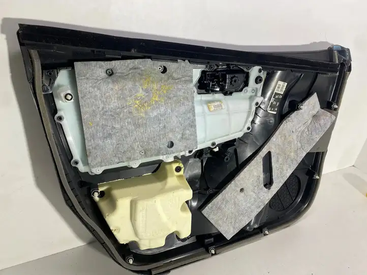 Toyota Auris E180 (2012 - 2018) 6777702300 Обшивка передней двери — фото 8