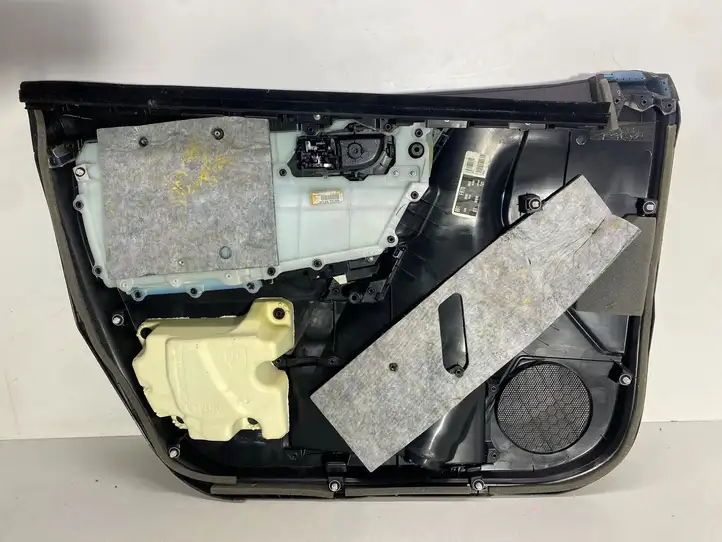 Toyota Auris E180 (2012 - 2018) 6777702300 Обшивка передней двери — фото 9