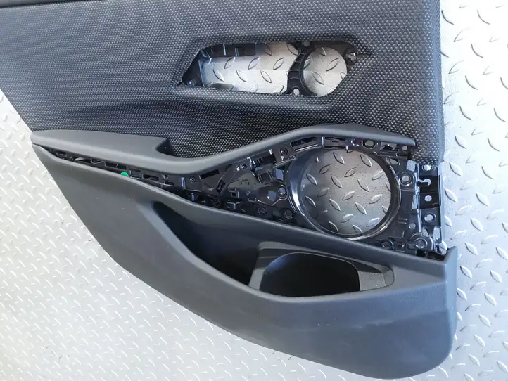 BMW 3 G20 G21 (2019 - ) 97106721 Обшивка задней двери — фото 2