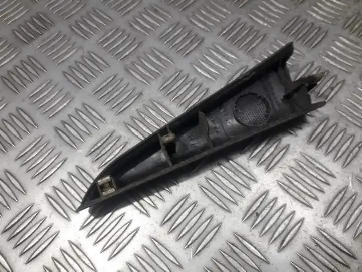 Toyota Avensis Verso (2004 - 2009) 6749144040 Накладка бокового динамика — фото 2