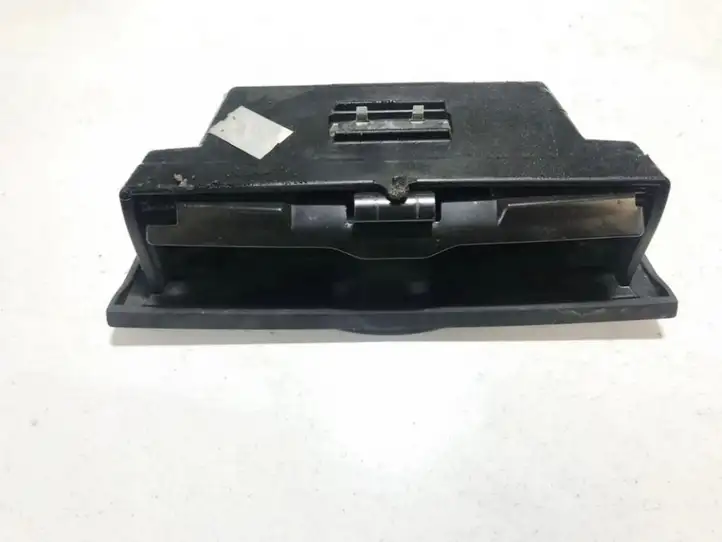 Toyota Corolla E120 E130 (2000 - 2004) 7411102060 Передняя пепельница — фото 2