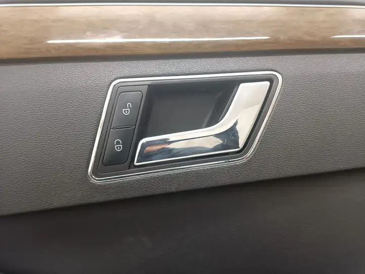 Mercedes-Benz E W212 (2009 - 2016) 2125406805 Обшивка передней двери — фото 5