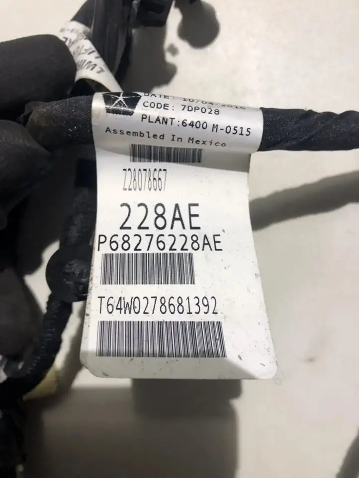 Chrysler Pacifica (2016 - ) 68276228AE Жгут проводов крышки багажника — фото 5