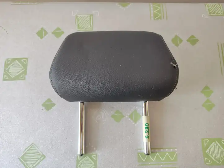 Mercedes-Benz C W205 (2014 - 2021) Подголовник заднего сиденья — фото 3
