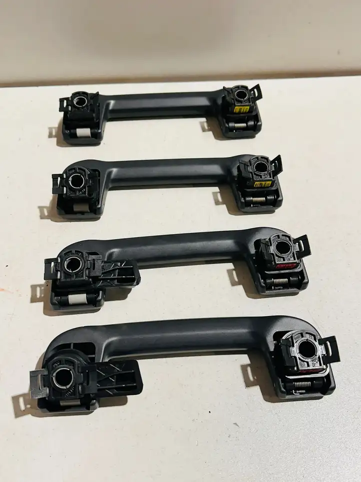 Volvo XC90 (2014 - 2019) 39834463 Комплект потолочных ручек — фото 3