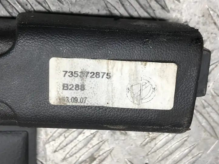 Fiat Croma (2005 - 2011) 735372875 Шторка — фото 2