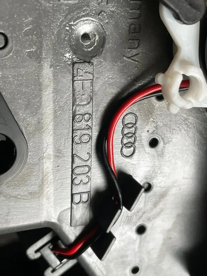 Audi A6 S6 C6 4F (2004 - 2008) 4F0819203B Задний воздушный дефлектор — фото 4