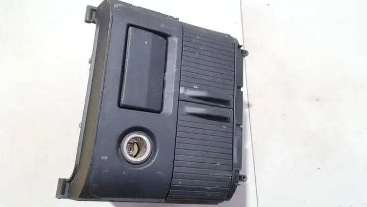 Nissan X-Trail T30 (2001 - 2007) 68108EQ400 Вещевой ящик — фото 1