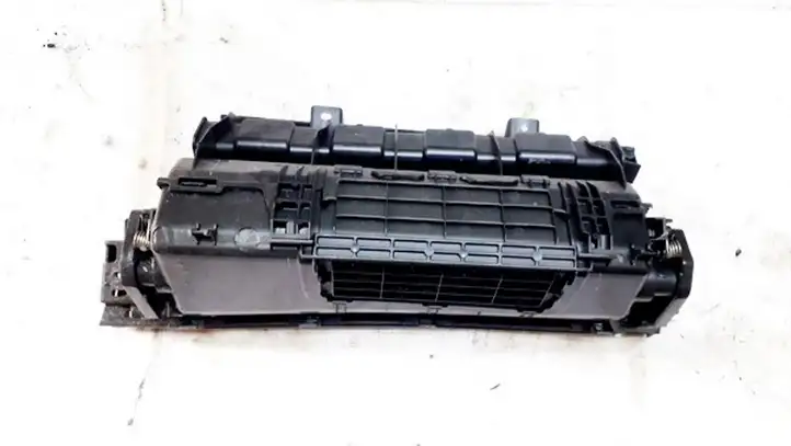 Honda CR-V (2006 - 2009) 77333swaa0m1 Вещевой ящик — фото 2