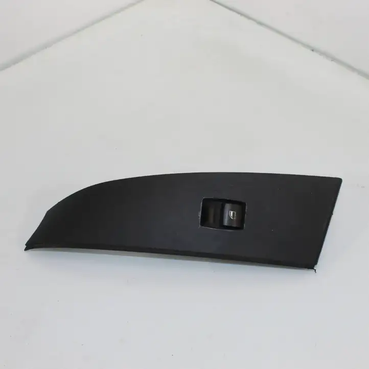 BMW 5 E60 E61 (2004 - 2010) 15939801 Кнопка стеклоподъемников — фото 1