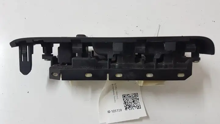 Toyota Prius (XW30) (2009 - 2015) 7423247090 Блок кнопок стеклоподъемников — фото 4