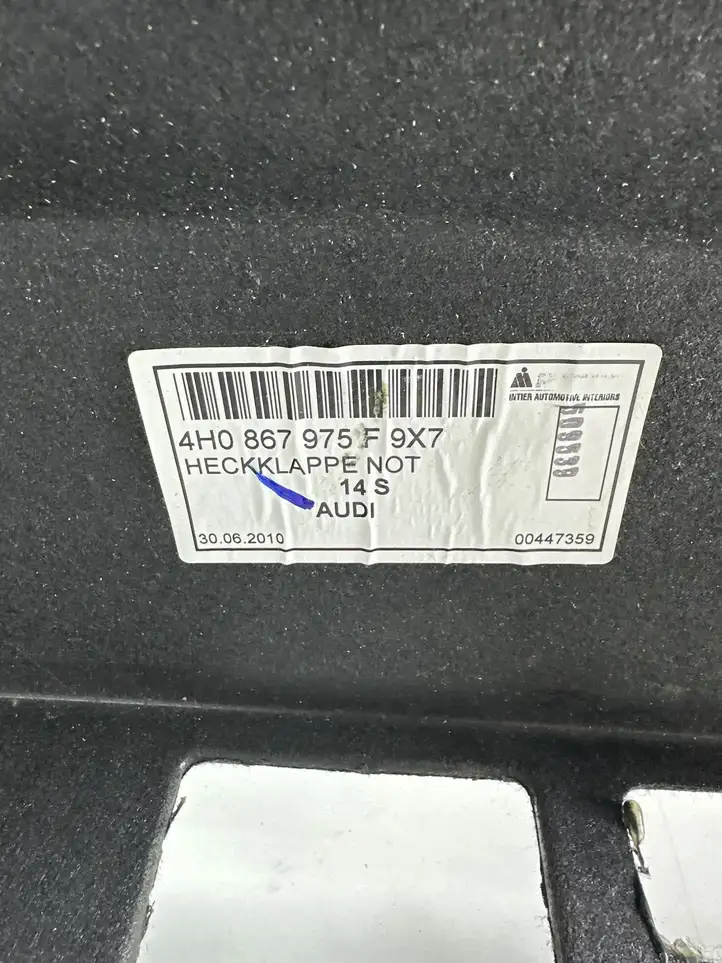 Audi A8 S8 D4 4H (2010 - 2014) 4H0867975F Комплект обшивки крышки багажника — фото 5