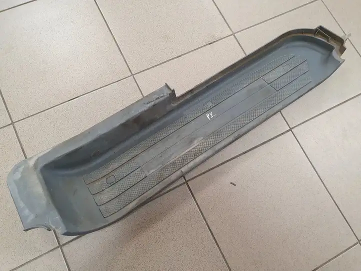 Mercedes-Benz Vito Viano W639 (2003 - 2010) P0099418 Внутренняя отделка переднего порога — фото 1