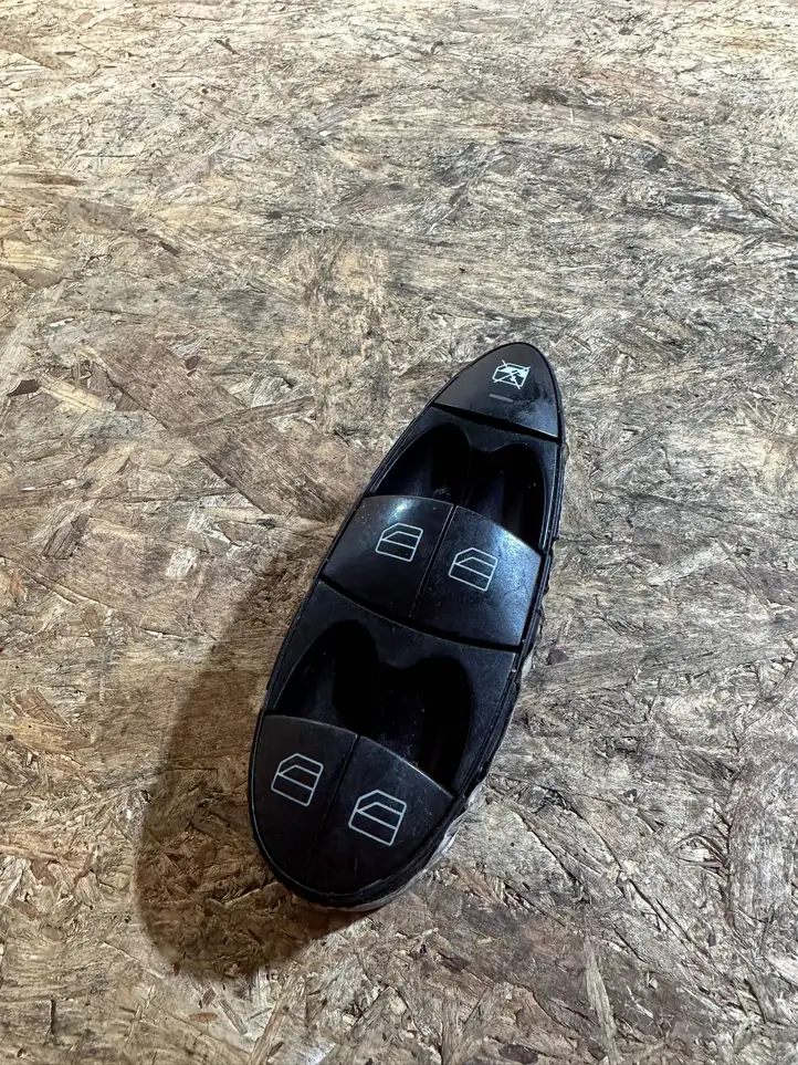 Mercedes-Benz E W211 (2002 - 2009) A2118219951 Блок кнопок стеклоподъемников — фото 2