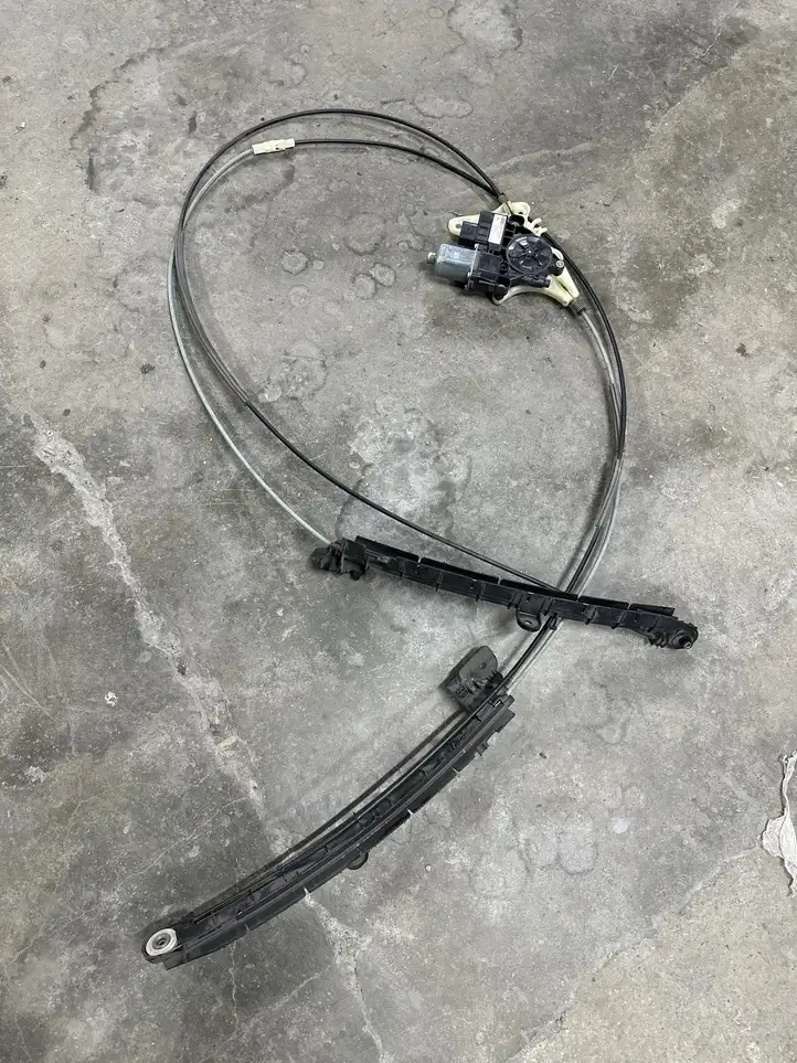 Audi A4 S4 B9 (2015 - 2019) 8W9863560 Механизм шторки багажника — фото 1
