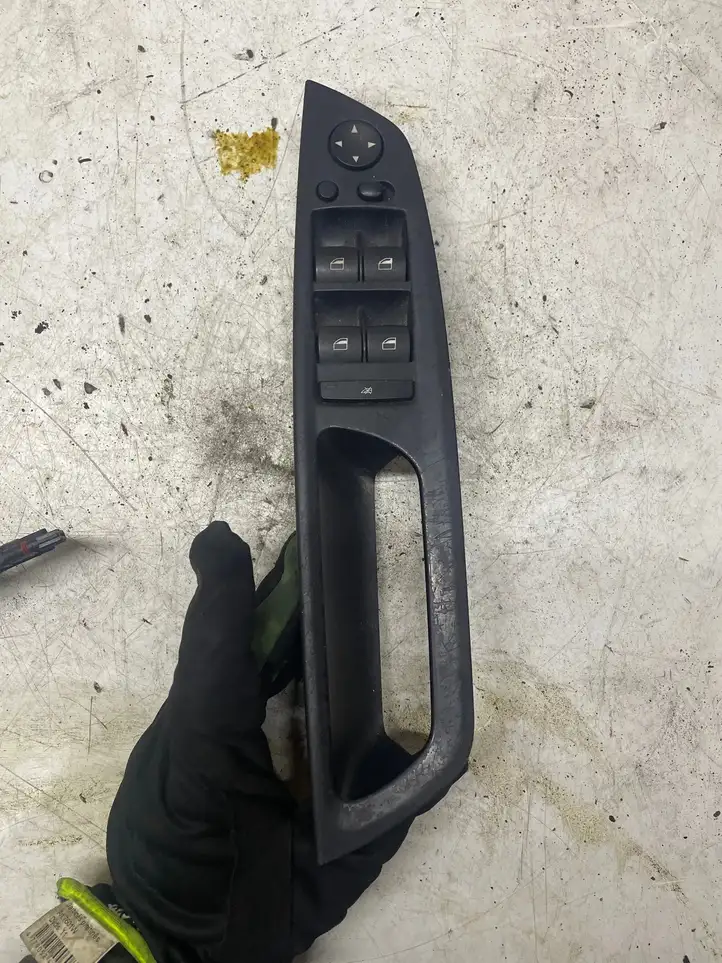 BMW X5 E70 (2006 - 2013) 9122117 Кнопка стеклоподъемников — фото 1