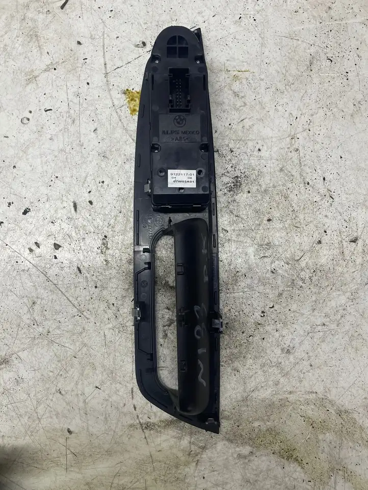 BMW X5 E70 (2006 - 2013) 9122117 Кнопка стеклоподъемников — фото 2