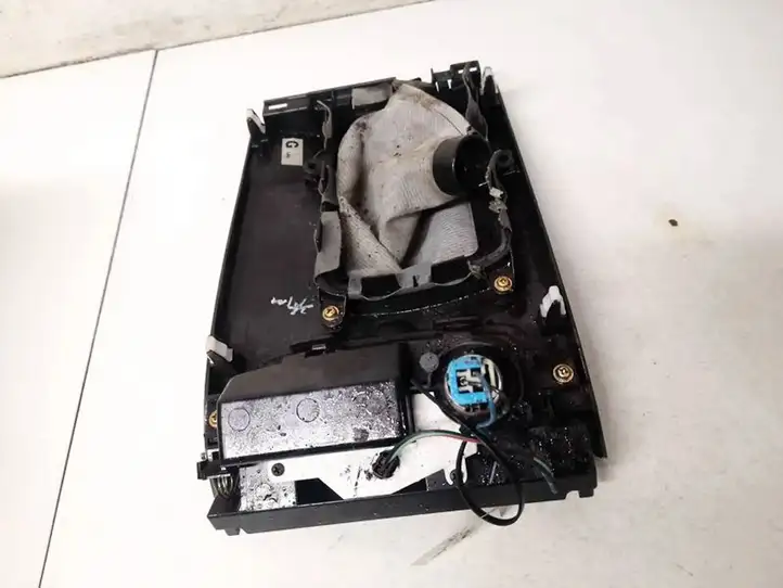 Mazda 6 (2002 - 2005) gj6a64334 Передняя пепельница — фото 2