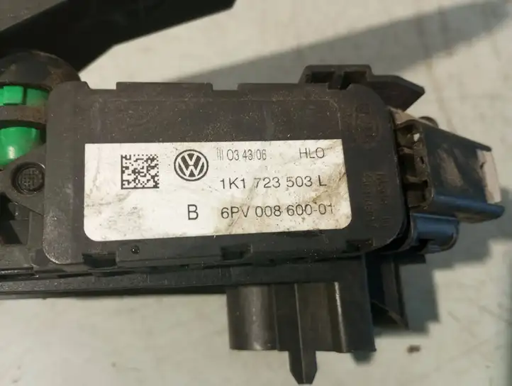Volkswagen PASSAT B6 (2005 - 2010) 1K1723503L Педаль акселератора — фото 3
